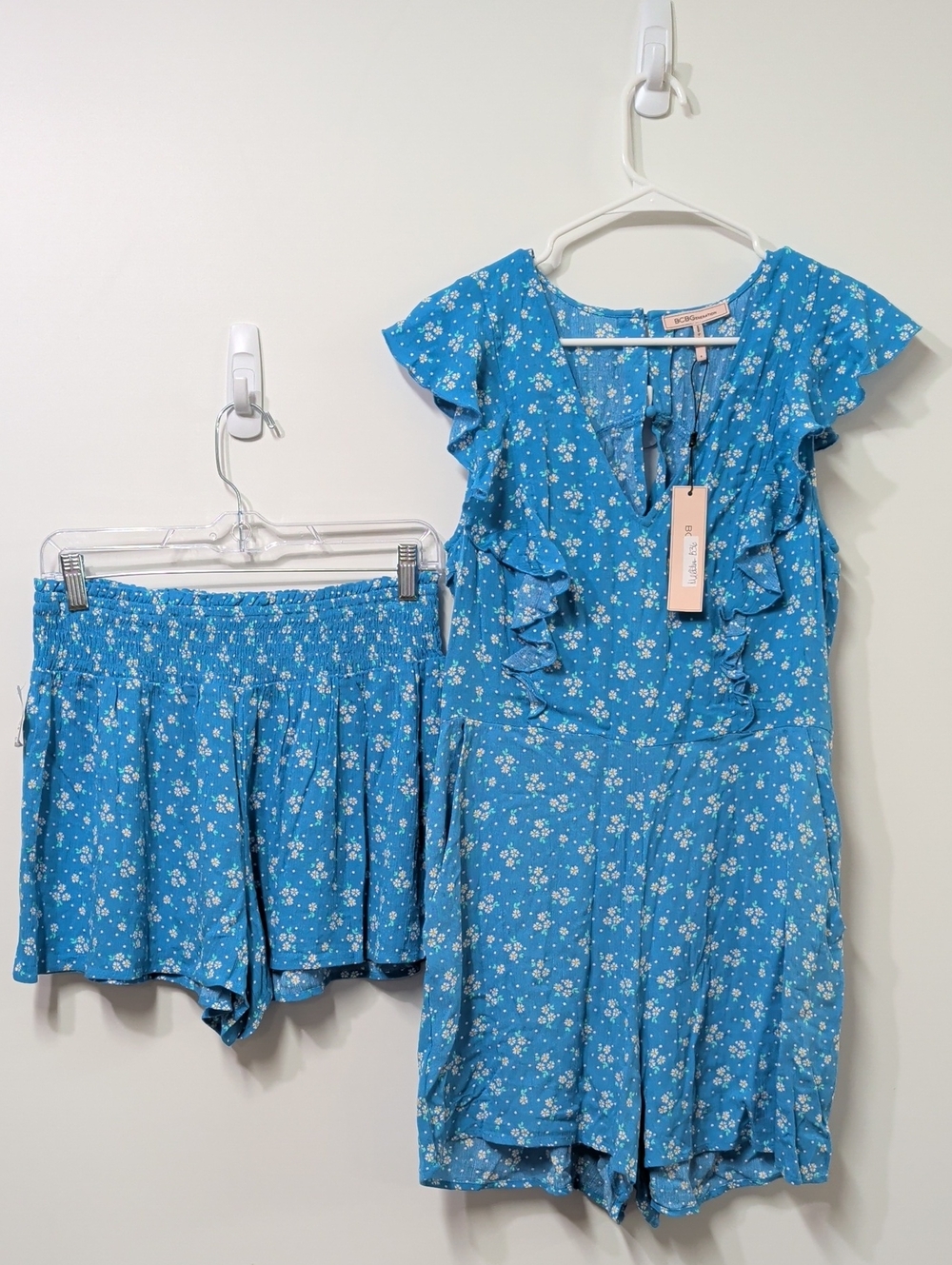 BCBG Blue Floral Ruffle Romper & Smocked Shorts Set Size Medium